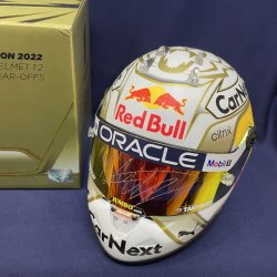 画像1: RED BULL RB18　M.フェルスタッペン 直筆サイン入り1/2スケールヘルメット 2022