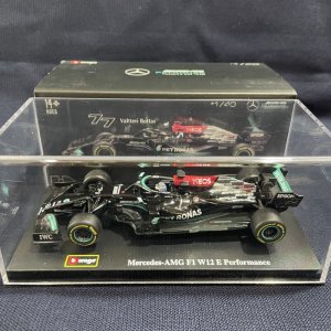 画像: 新品正規入荷品●burago1/43 MERCEDES AMG W12 (V.ボッタス）2021 #77ドライバーフィギュア付