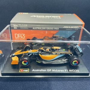 画像: 新品正規入荷品●burago1/43 McLAREN MCL36 2022(D.リカルド）#3 ※ドライバーフィギュア＆アクリルケース付