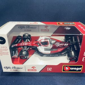 画像: 再入荷●新品正規入荷品●burago1/43 ALFA ROMEO C42 2022 (V.ボッタス）#77