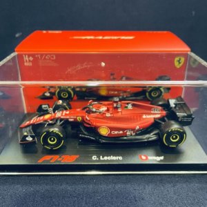 画像: 再入荷●新品正規入荷品●burago1/43 FERRARI F1-75 2022 (C.ルクレール）#16※ドライバーフィギュア＆アクリルケース付 