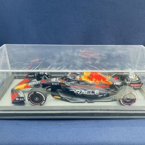 画像: 新品正規荷品●専用アクリルケース付●SPARK1/18 RED BULL HONDA RB18 WINNER MIAMI GP 2022 (M.フェルスタッペン） #1