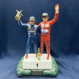 画像: アイアン・スタジオ　スタチュー 1/10スケール アラン・プロスト＆アイルトン・セナ（ラスト・ポディウム）※セナMarlboro仕様にカスタム済