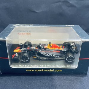 画像: 新品正規入荷品●SPARK 1/64 RED BULL HONDA RB19 2nd BAHRAIN GP 2023 (S.ペレス）#11