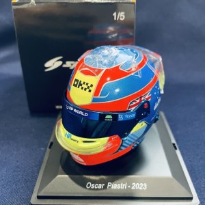 画像: 新品正規入荷品●SPARK1/5 McLAREN 2023 O.ピアストリ ミニヘルメット