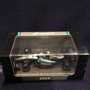 画像: 新品正規入荷品●SPARK1/64 MERCEDES AMG PETRONAS W15 BAHRAIN GP 2024 (L.ハミルトン）#44