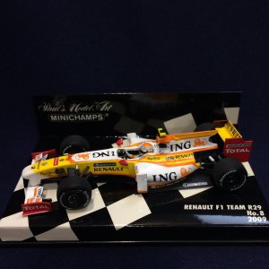 画像: セカンドハンド品●PMA1/43 RENAULT F1 R29 (N.ピケJr) 2009 #8