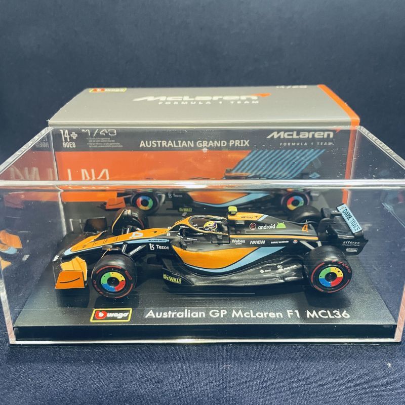 画像1: 新品正規入荷品●burago1/43 McLAREN MCL36 2022(L.ノリス）#4 ※ドライバーフィギュア＆アクリルケース付