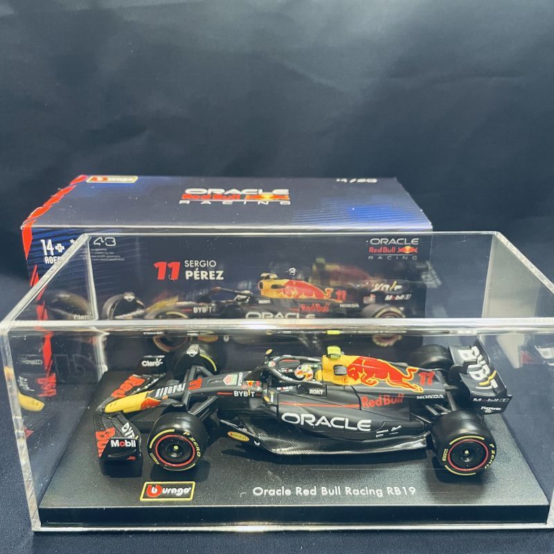 画像1: 新品正規入荷品●burago1/43 RED BULL RB19 2023(S.ペレス）#11※アクリルケース＆ドライバーフィギュア付