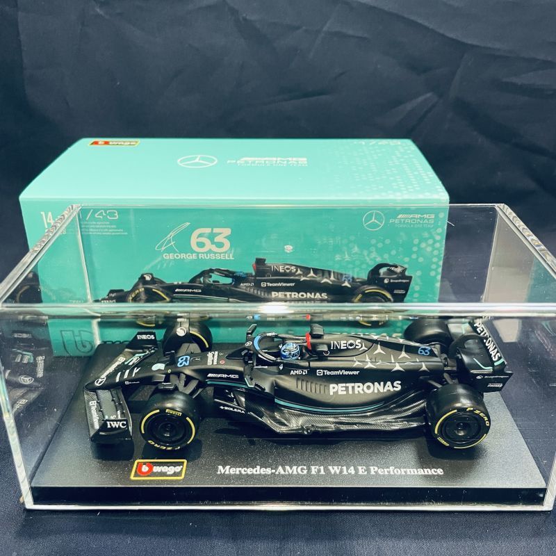 画像1: 新品正規入荷品●burago1/43 MERCEDES F1 W14E (G.ラッセル）#64 ※アクリルケース＆ドライバーフィギュア付