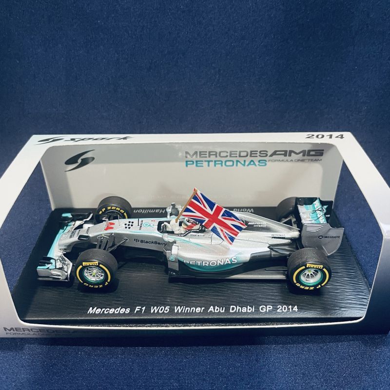 画像1: セカンドハンド品●SPARK1/43 MERCEDES W05 WINNER ABU DHABI GP 2014 WORLD CHAMPION (L.ハミルトン）