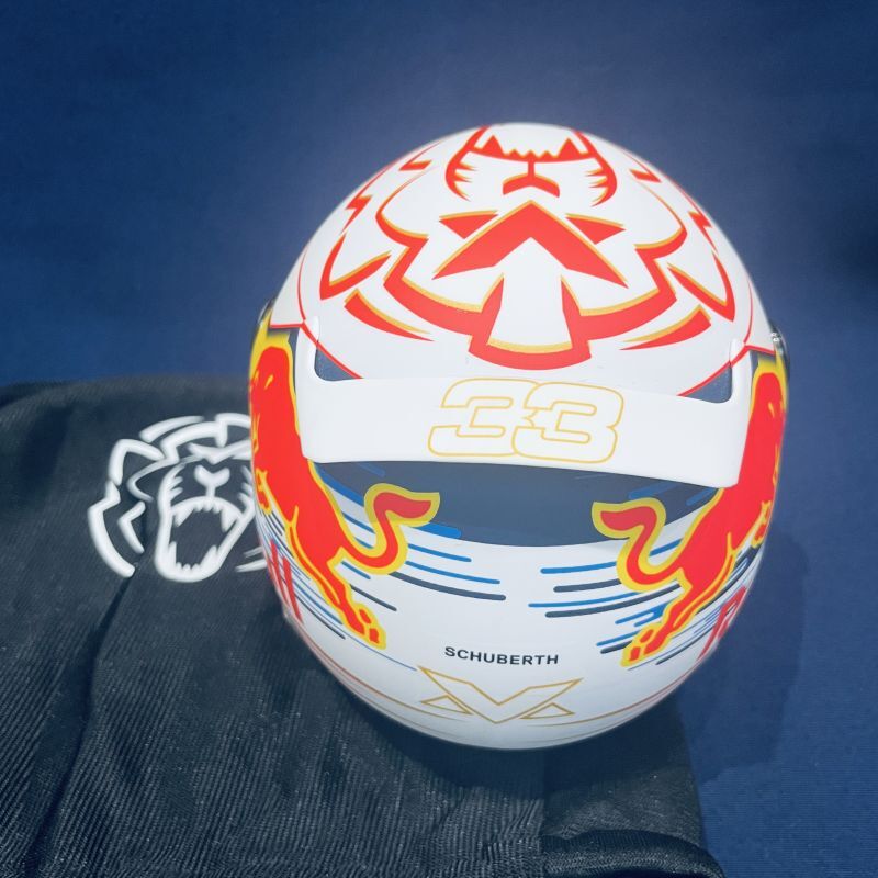 画像: セカンドハンド品●SCHUBERTH 1/2スケール RED BULL 2019 (M.フェルスタッペン）ミニチュアヘルメット