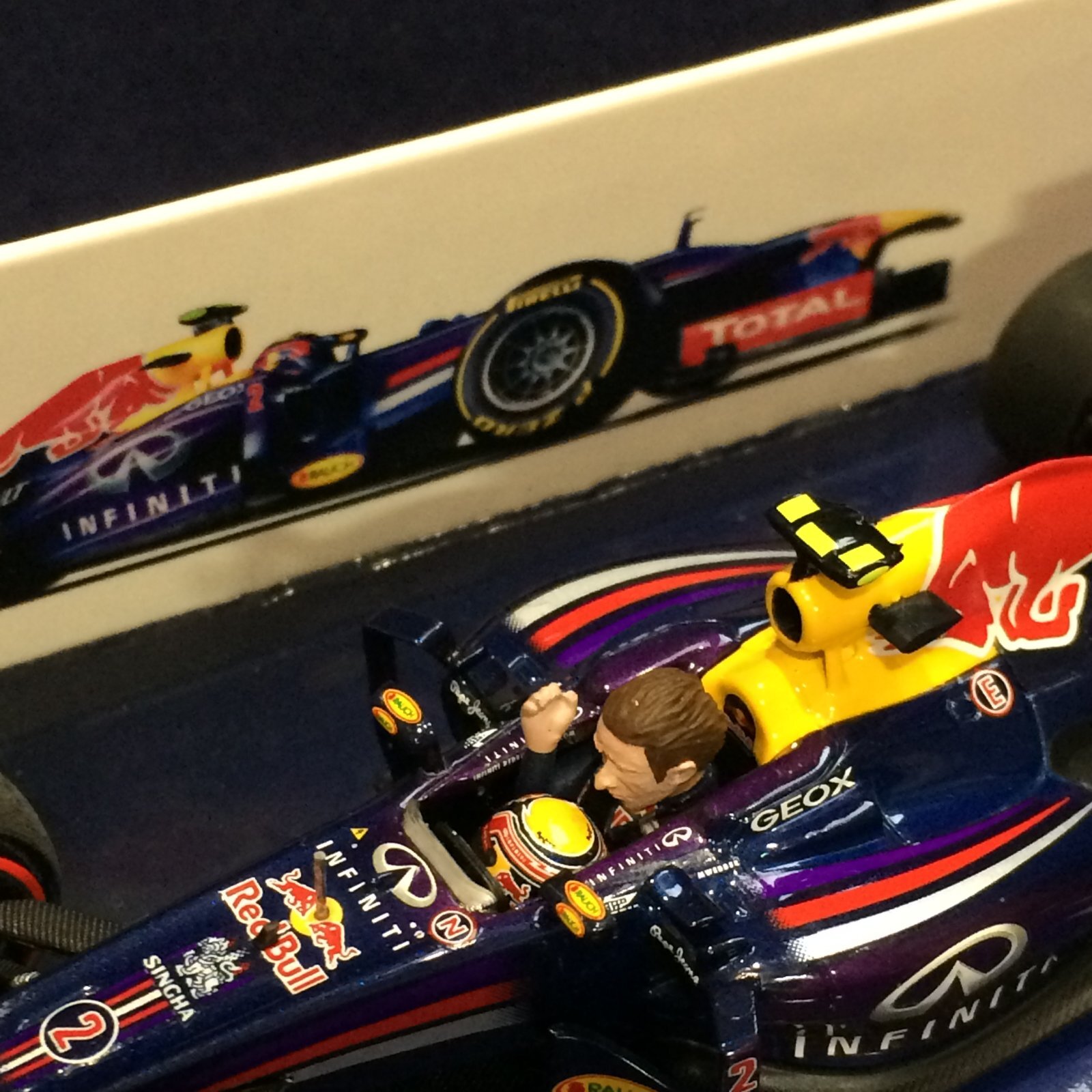 画像: セカンドハンド品●PMA 1/43 RED BULL RB9 FINAL GP BRAZILIAN GP 2013 (M.ウエーバー）#2