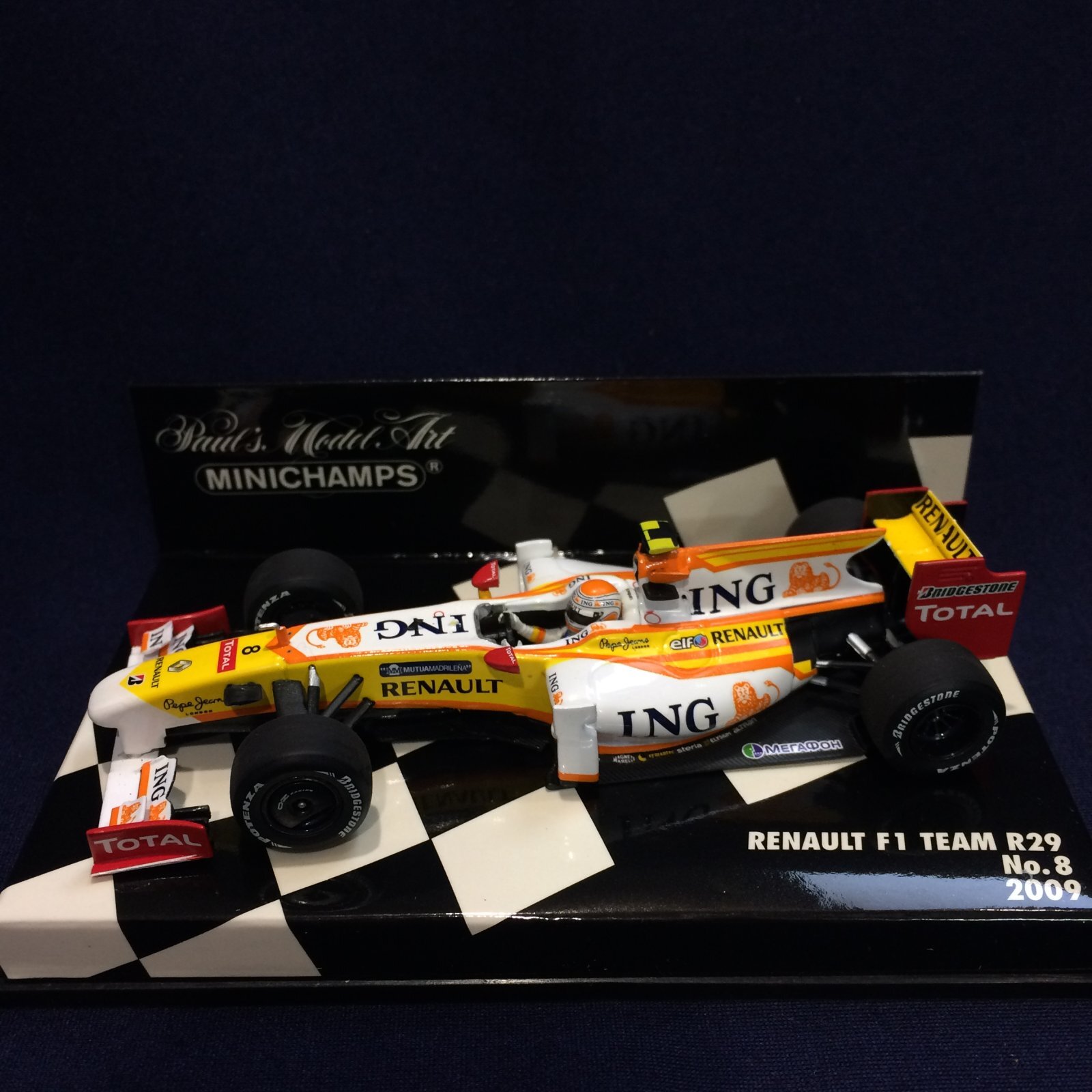 画像1: セカンドハンド品●PMA1/43 RENAULT F1 R29 (N.ピケJr) 2009 #8