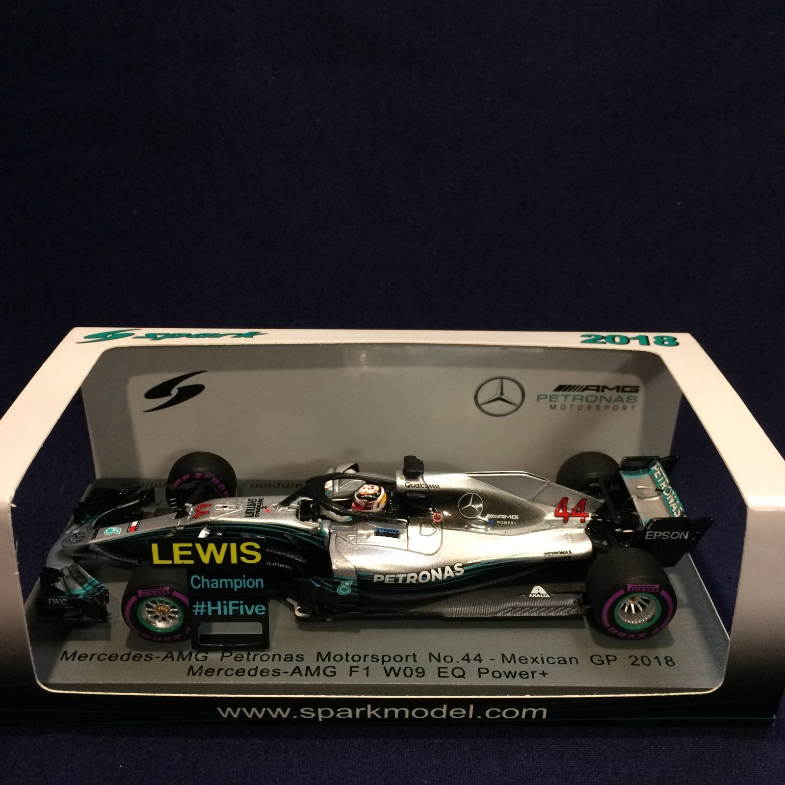 画像1: セカンドハンド品●SPARK1/43 MERCEDES-AMG PETRONAS W09 WORLD CHAMPION  MEXICAN GP 2018 (L.ハミルトン）#44