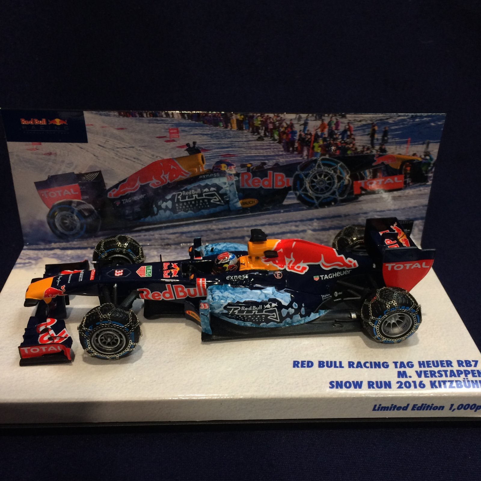 画像1: セカンドハンド品●ユーロスポーツ別注●PMA 1/43 RED BULL RB7 SNOW RUN 2016 (M.フェルスタッペン）#33