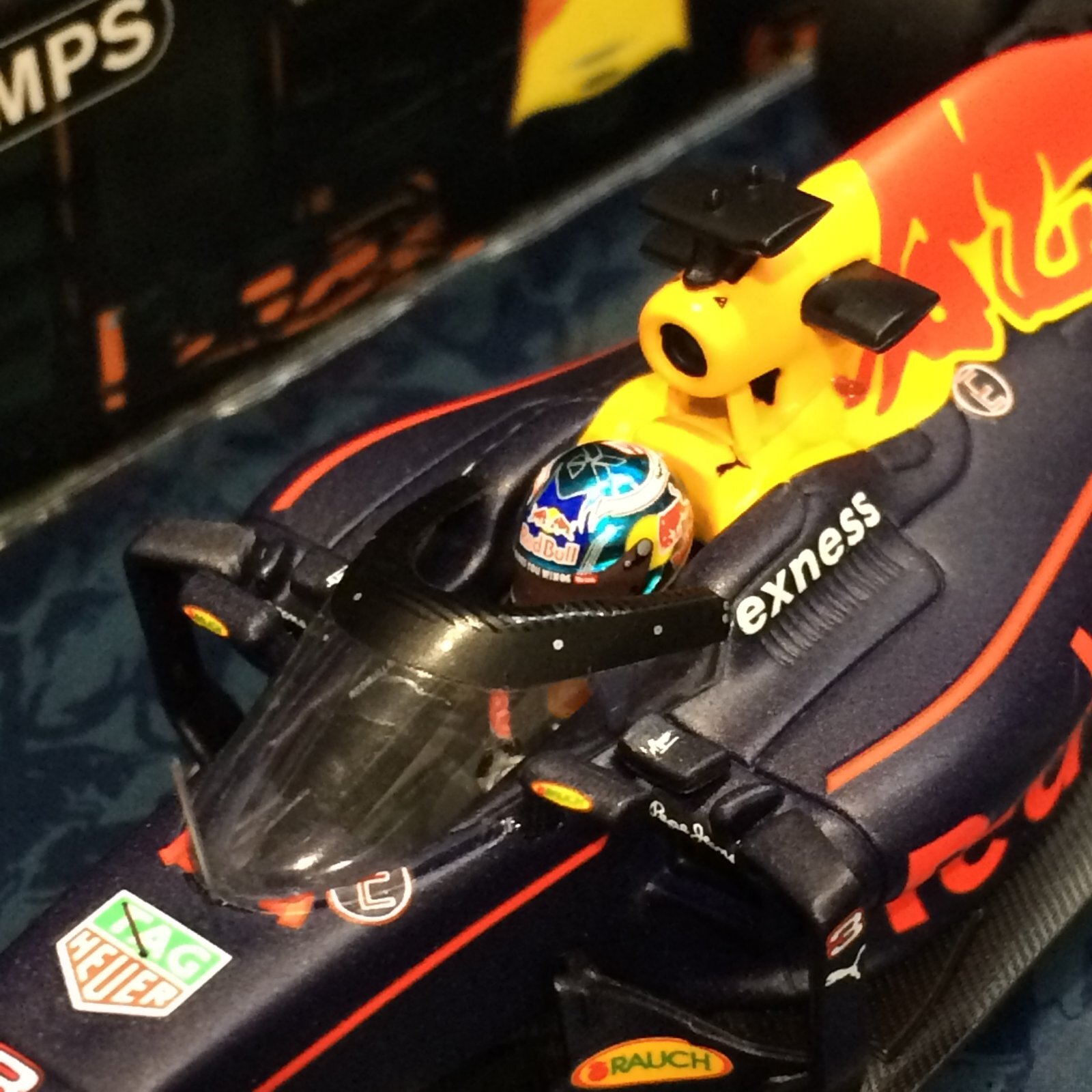 画像: セカンドハンド品●PMA1/43 RED BULL RB12 エアロスクリーンTEST RUSSIAN GP 2016 (D.リカルド）#3