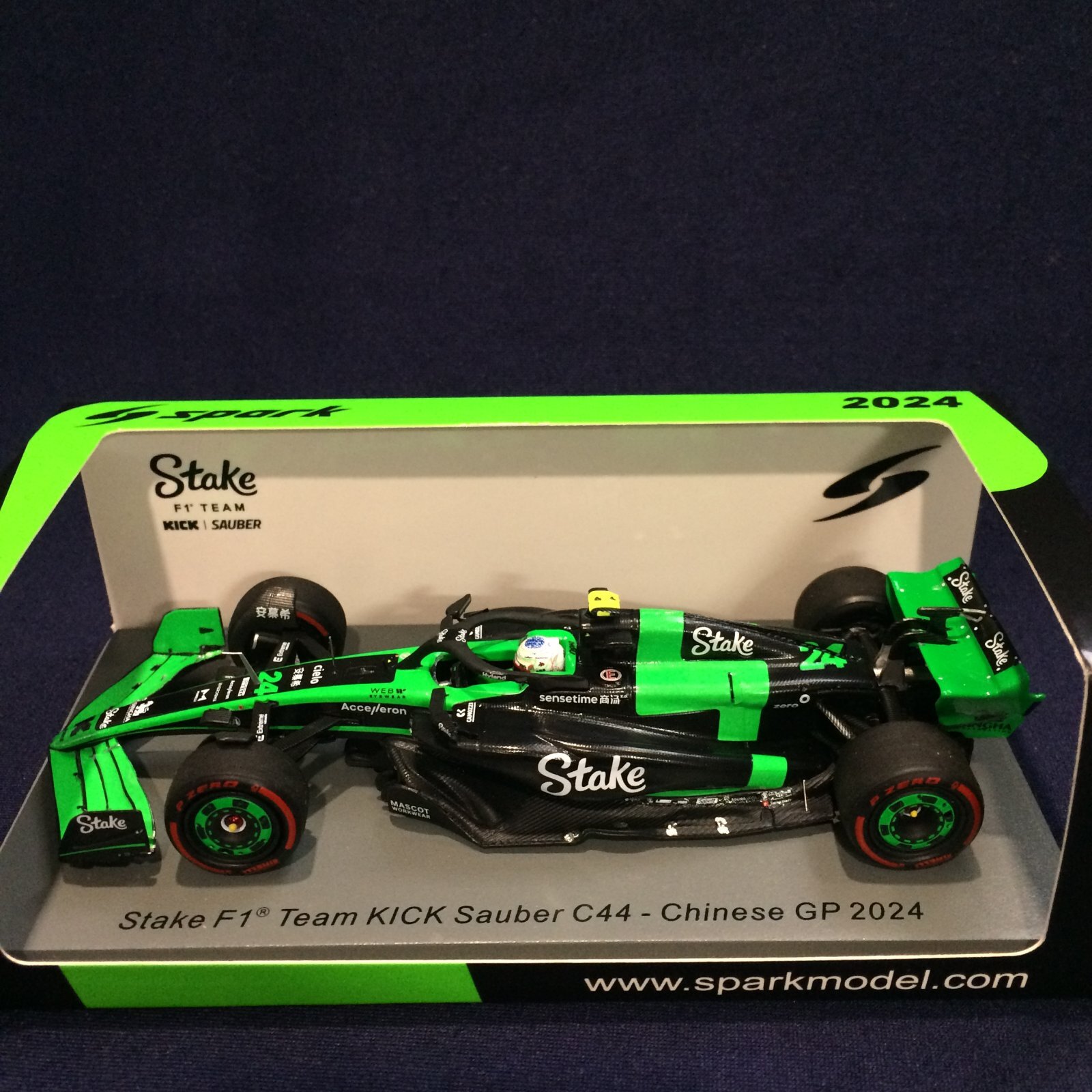 画像1: 新品正規入荷品●SPARK1/43 STAKE F1 TEAM KICK SAUBER C44 CHINESE GP 2024 周冠宇（ジョウ・グアンユー）#24