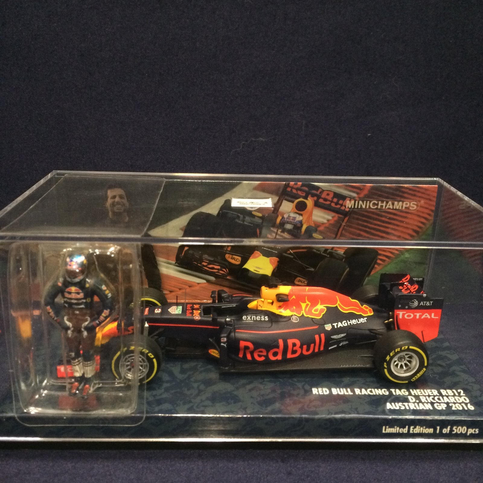 画像1: セカンドハンド品●PMA 1/43 RED BULL TAG HEUER RB12 AUSTRIAN GP 2016 (D.リカルド）#3 ※スタンディングフィギュア付